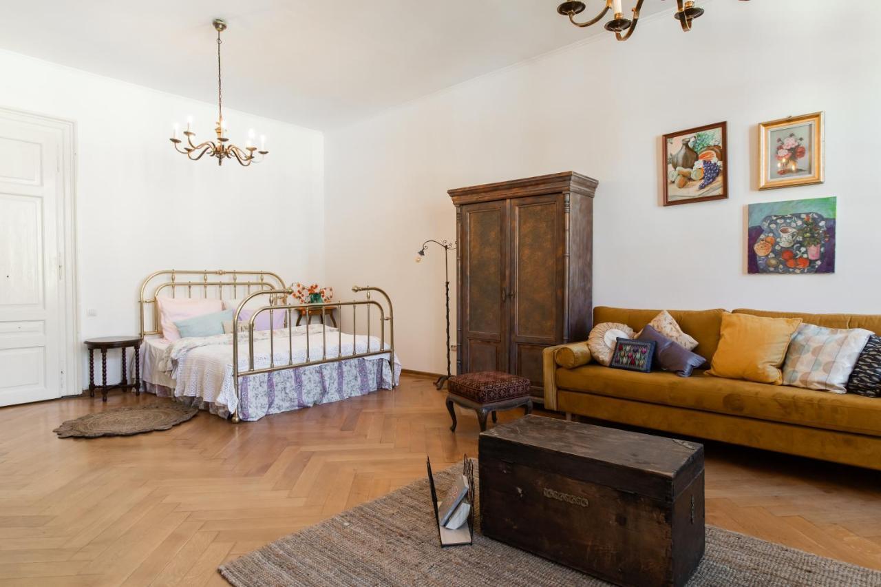 City Center Art Deco Apartment Braşov Eksteriør billede