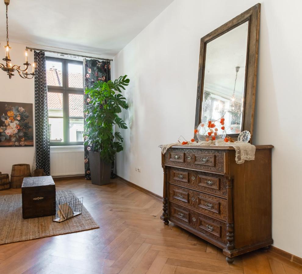 City Center Art Deco Apartment Braşov Eksteriør billede
