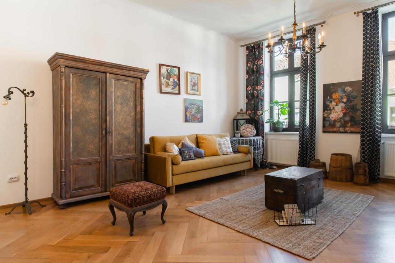 City Center Art Deco Apartment Braşov Eksteriør billede